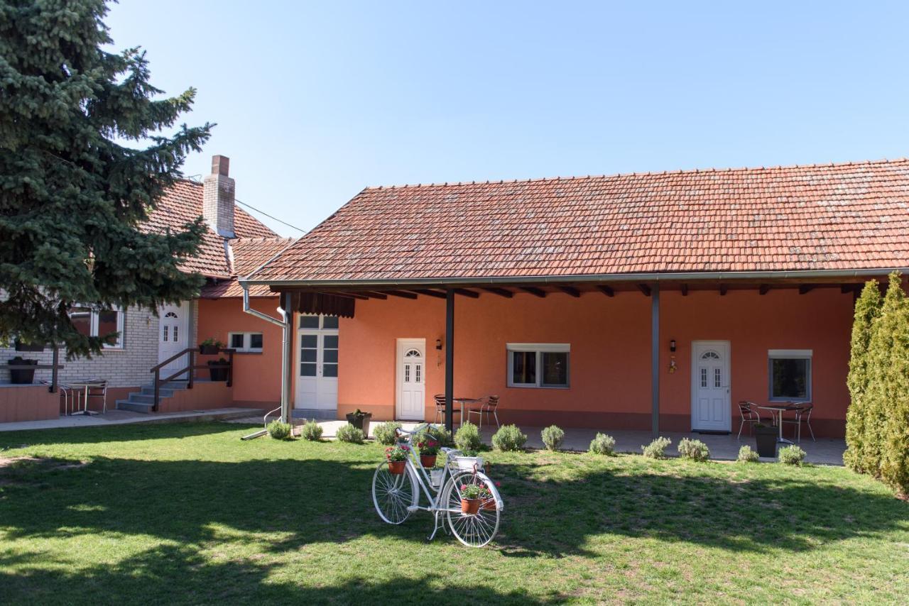 Dumalux Corner Apartment Subotica Exterior photo